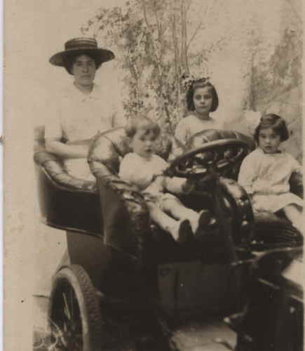 Frances Hooton Seligman with Max and Marion and her niece Ethel   Photo courtesy of Chip Bennett